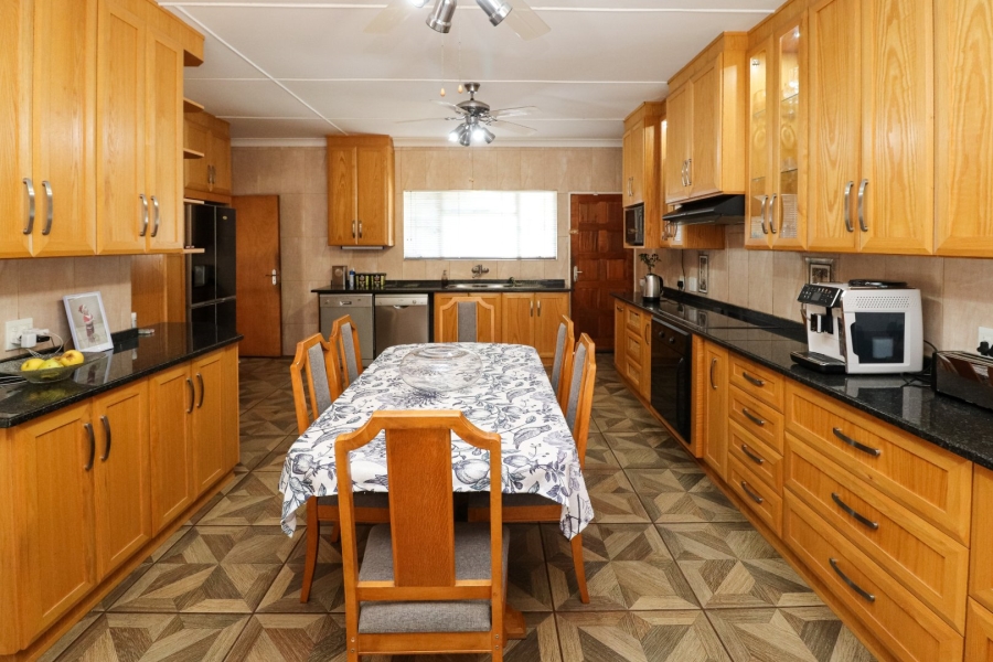 4 Bedroom Property for Sale in Flamwood North West